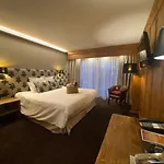 Macchi Restaurant & 4*