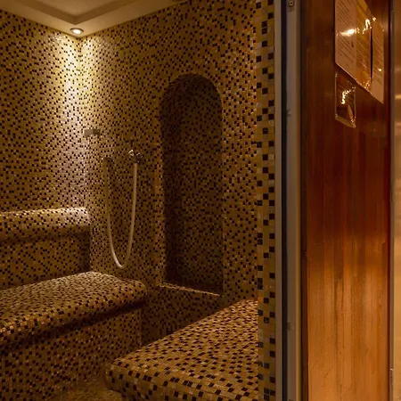 Macchi Restaurant & Hotel 4*