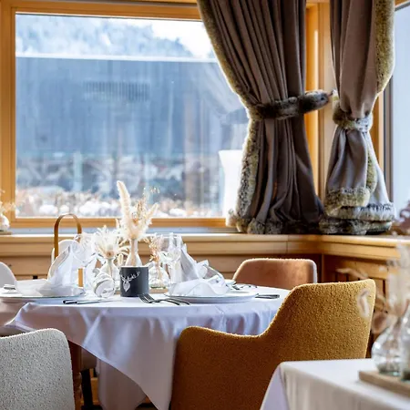 Macchi Restaurant & فندق شاتيل