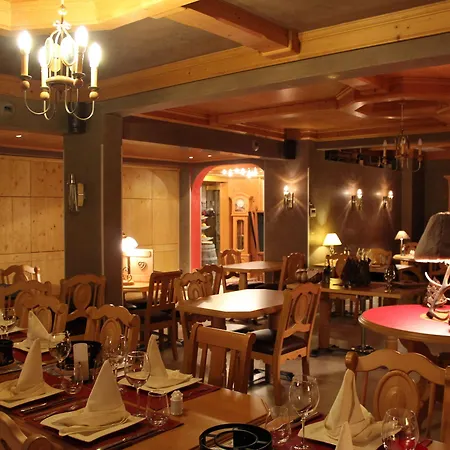 Macchi Restaurant & 4*