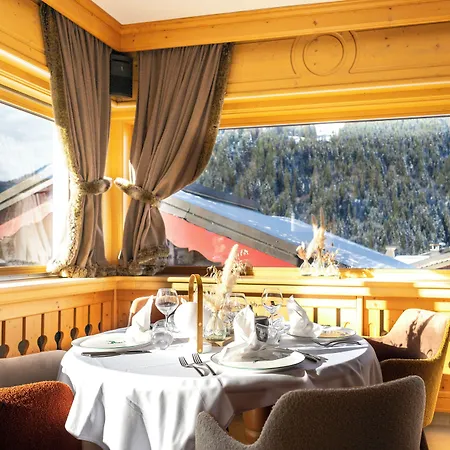 Macchi Restaurant & 4* Châtel